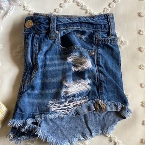 AMERICAN EAGLE SHORTS! Great condition!! Size 2:)